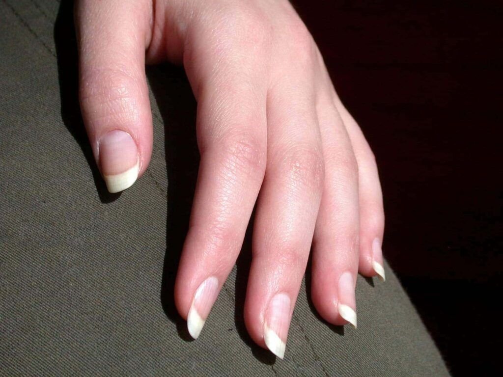 nail whitening at home